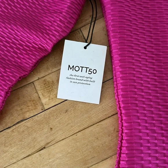 Mott50 Swimsuit - Picture 4 of 9